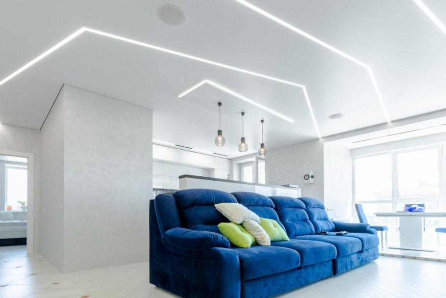 Световые линии на потолке