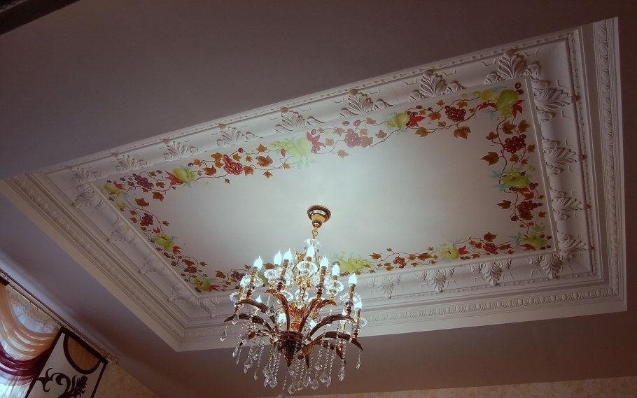 Потолок с фотопечатью в классическом стиле