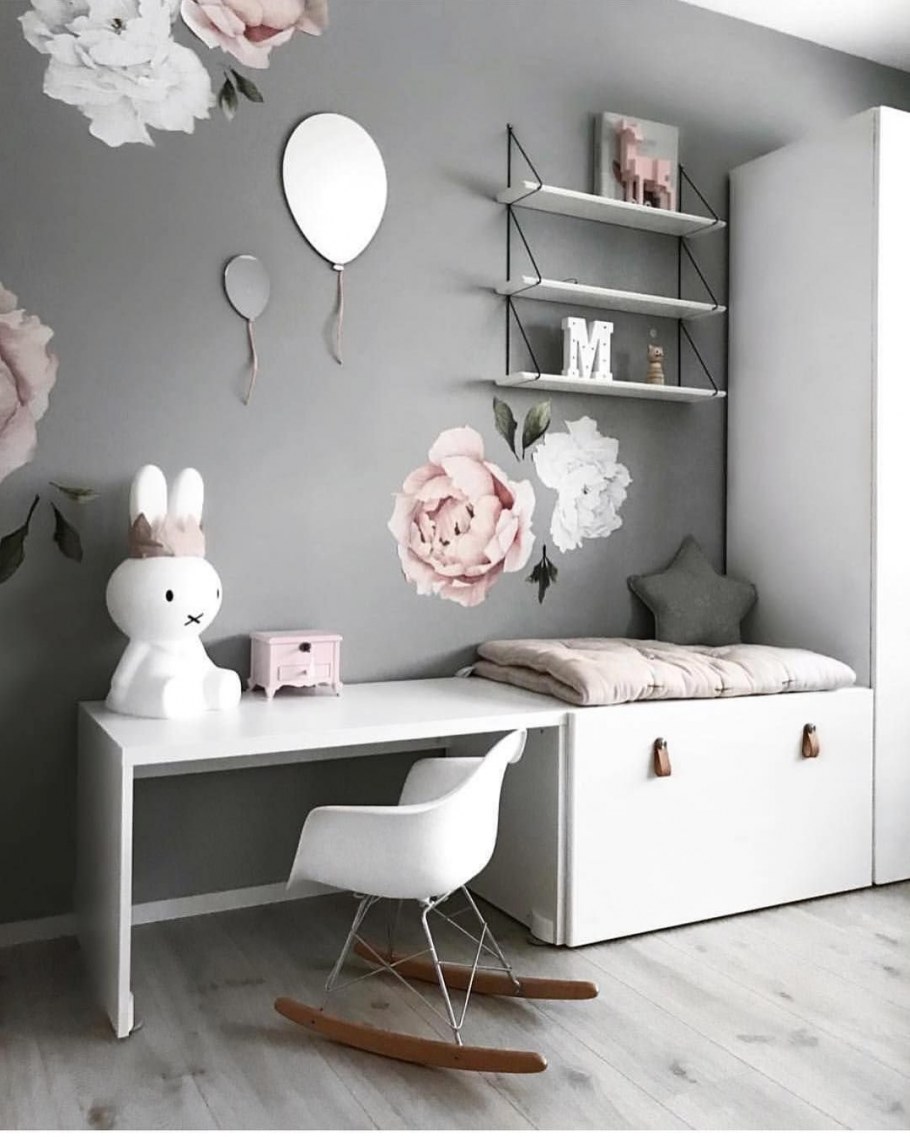 Детская для девочки с белой мебелью