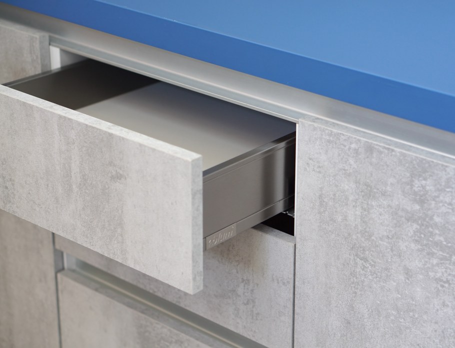 Профиль ручка для кухни gola