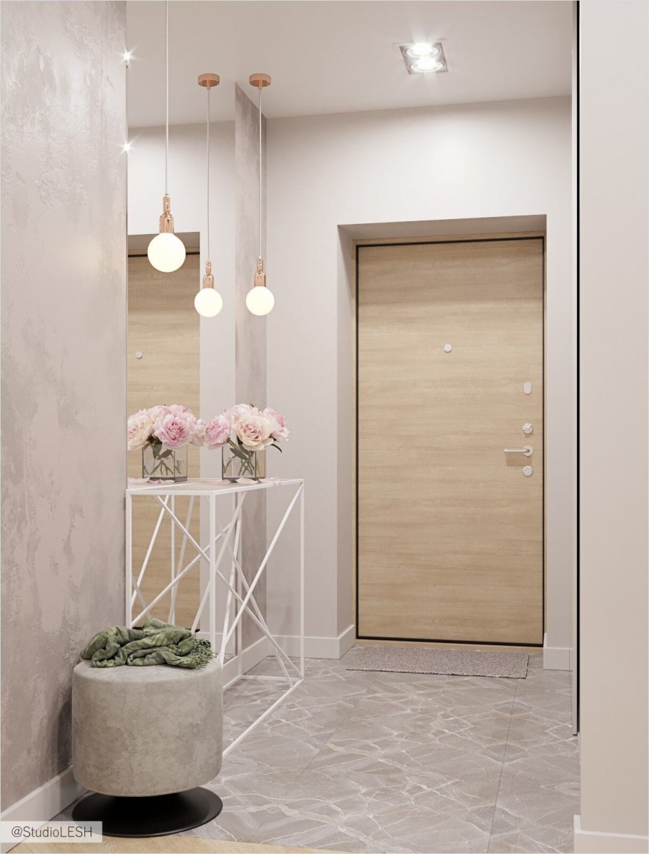 Светлые двери темный плинтус