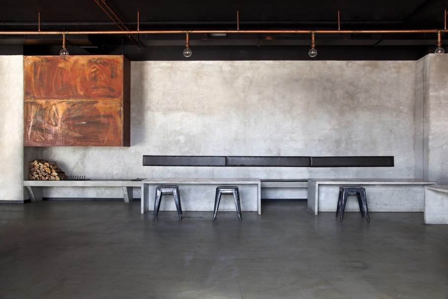 Стиль брутализм в интерьере кафе