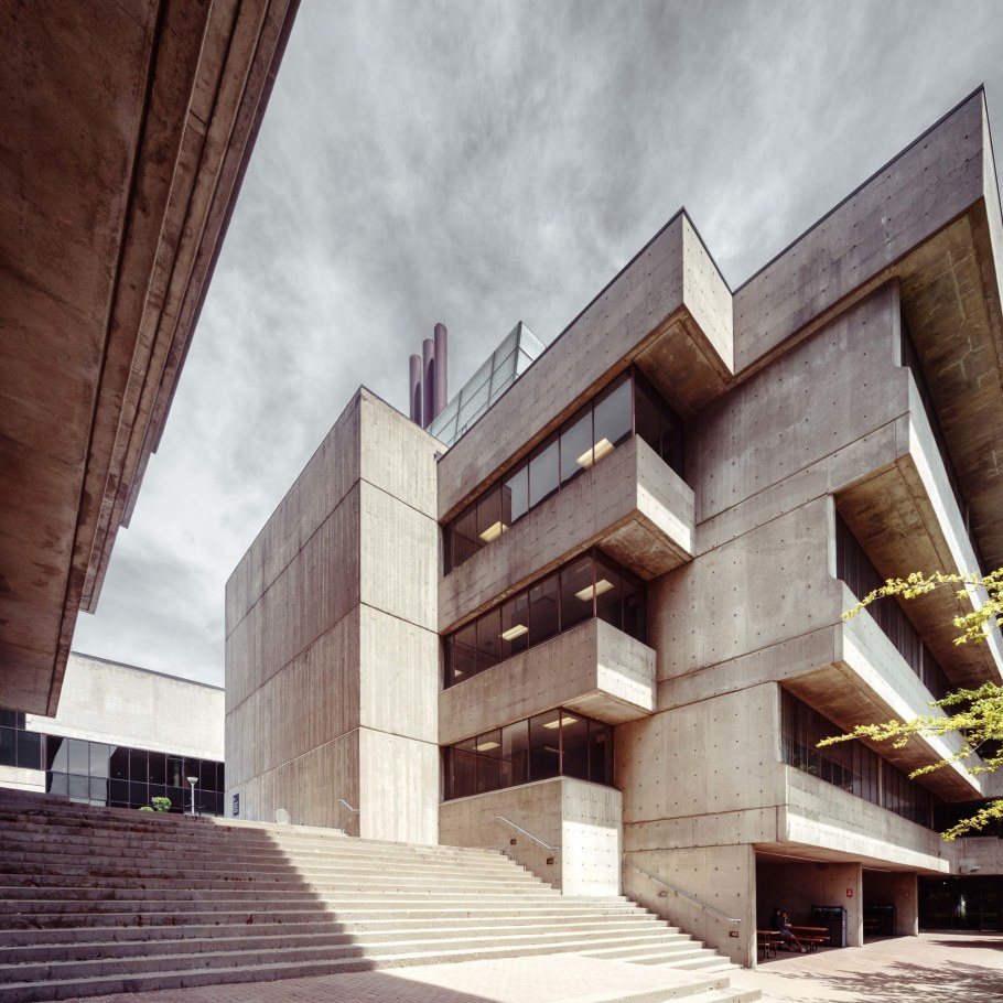 Интерьер в стиле брутализм и лофт