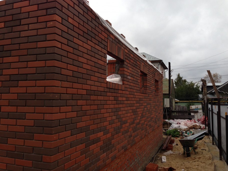 Гуковский кирпич фасад