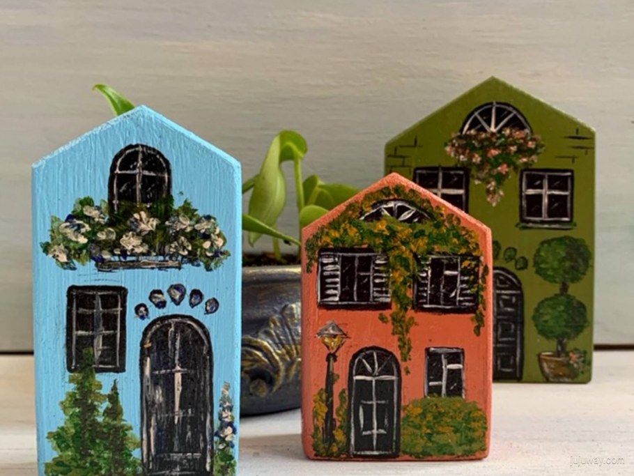 Деревянные домики для декора интерьера