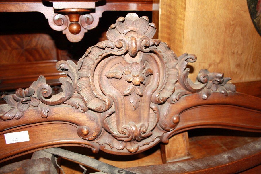 Старинная резьба по дереву