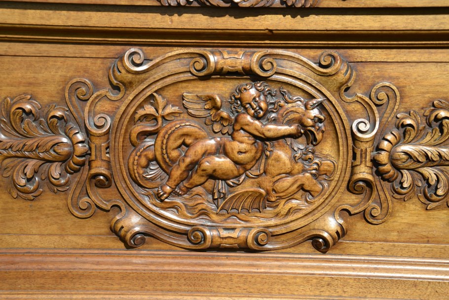 Старинная резьба по дереву