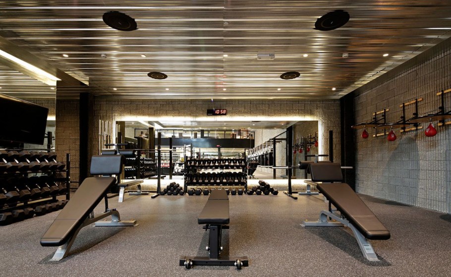 Интерьер тренажерного зала