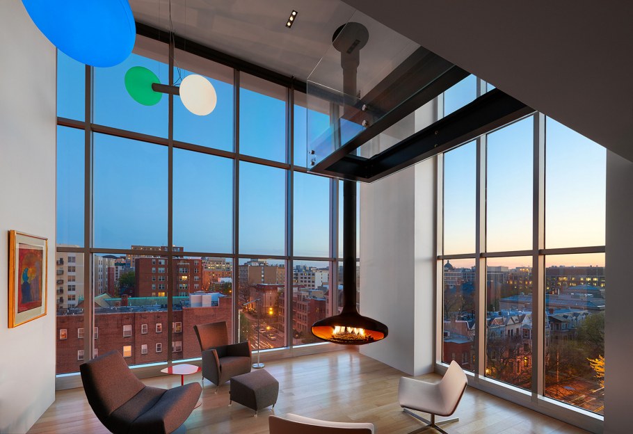 Двухуровневая квартира с панорамными окнами