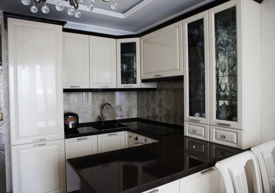 Бежевые кухни