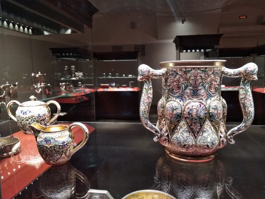 Музей особая кладовая Петергофский дворец