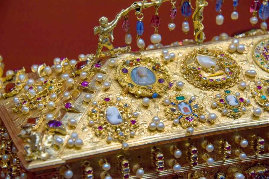 Бриллиантовая кладовая Эрмитажа набор Анны Иоанновны