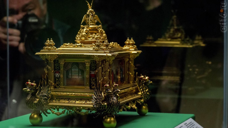 Бриллиантовая кладовая галереи драгоценностей Эрмитажа