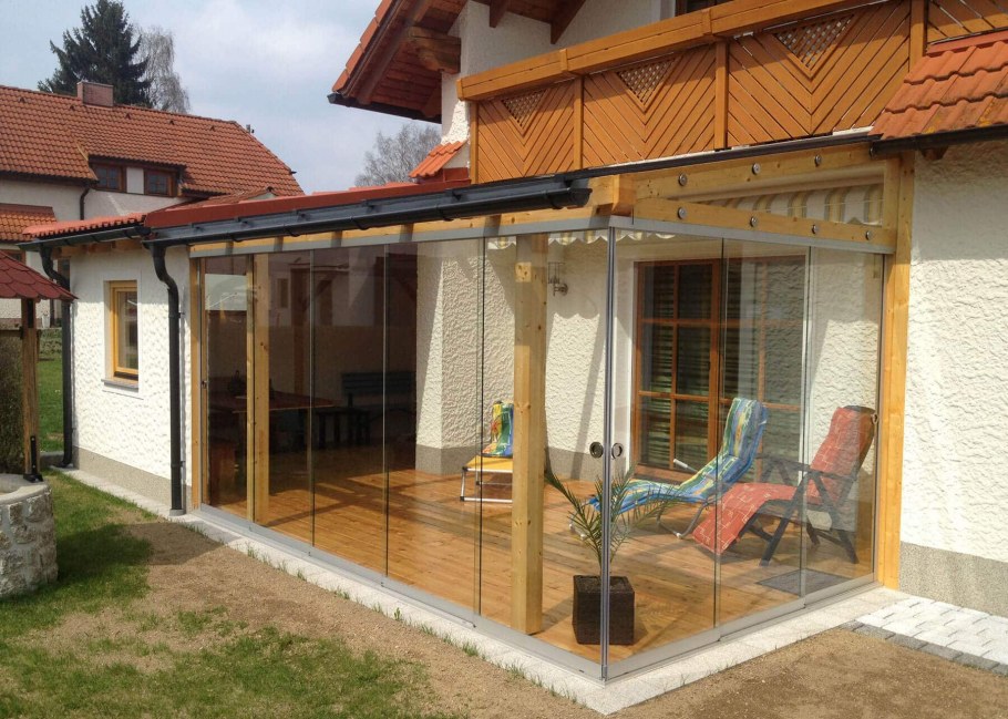 Полуоткрытая веранда к дому