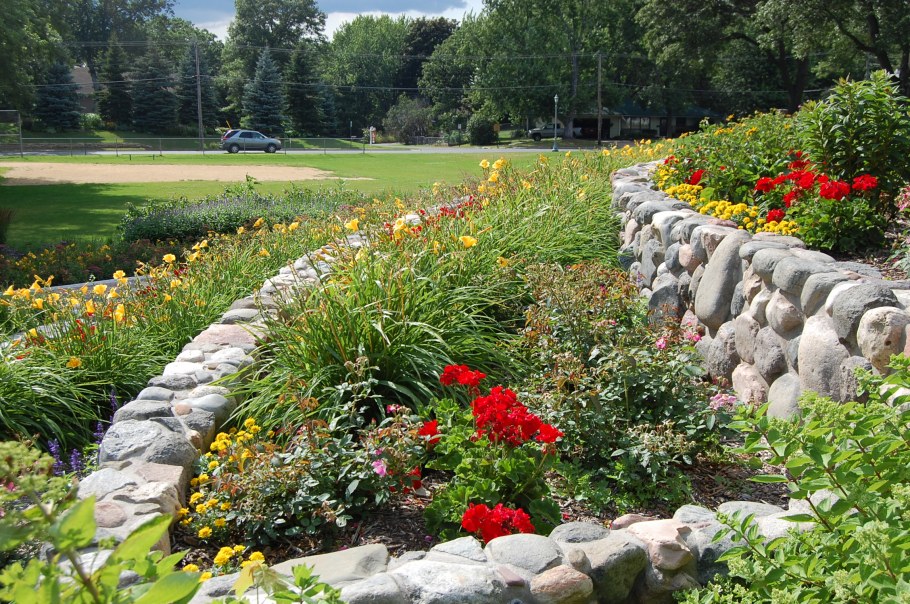 Бордюр из камня