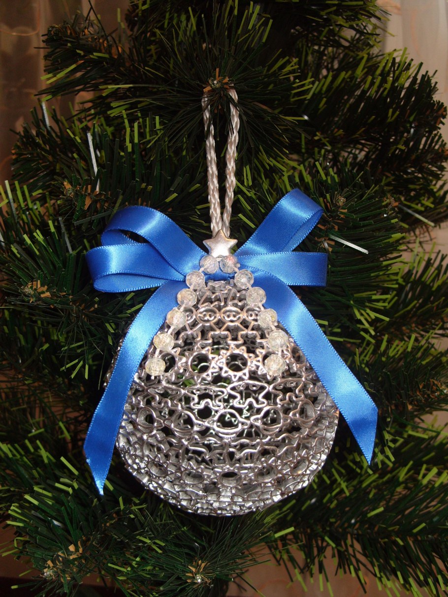 Новогодние игрушки своими руками