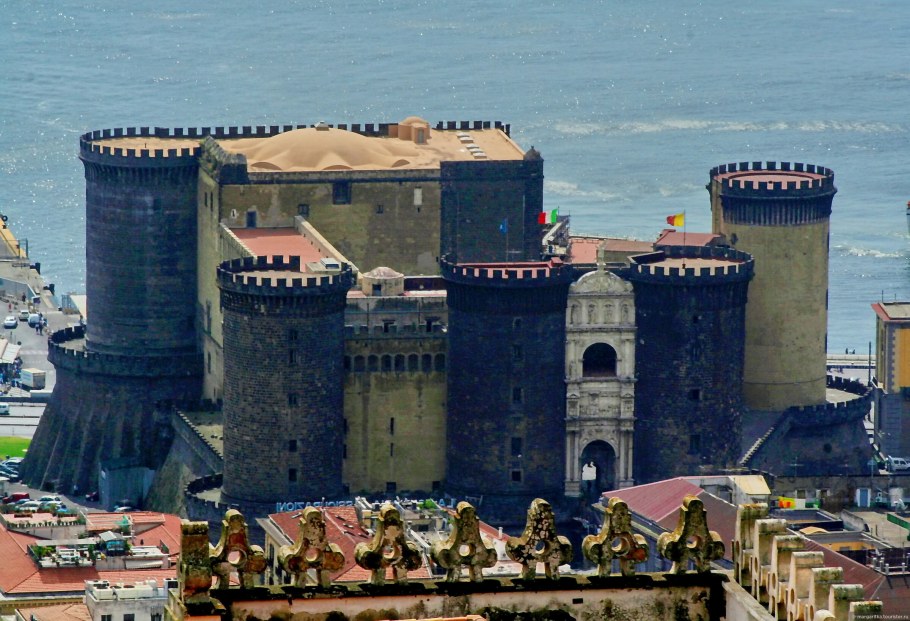 Castel nuovo Неаполь