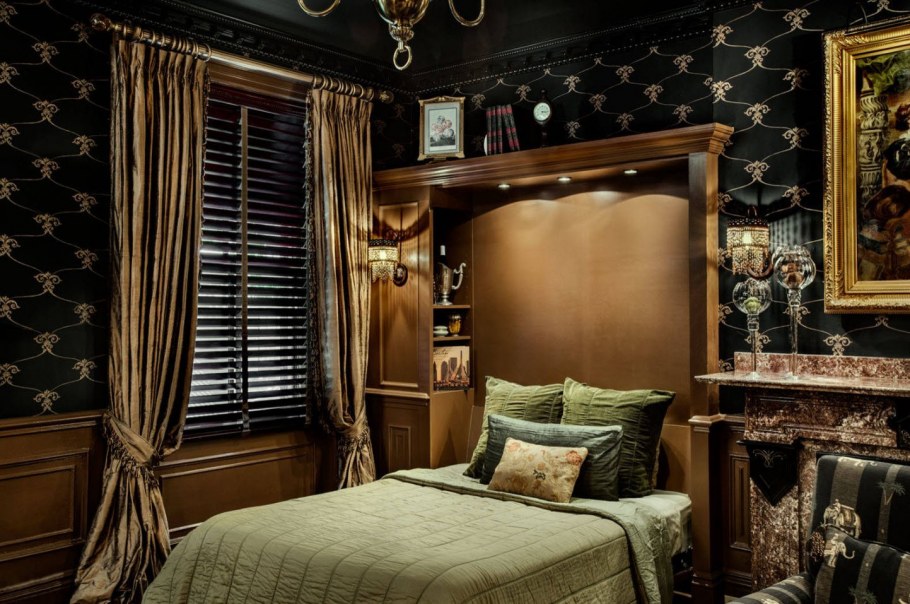 Маленькая спальня в викторианском стиле