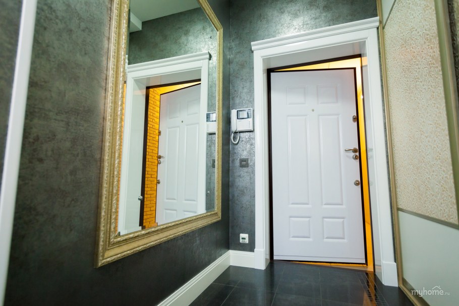 Обрамление входной двери