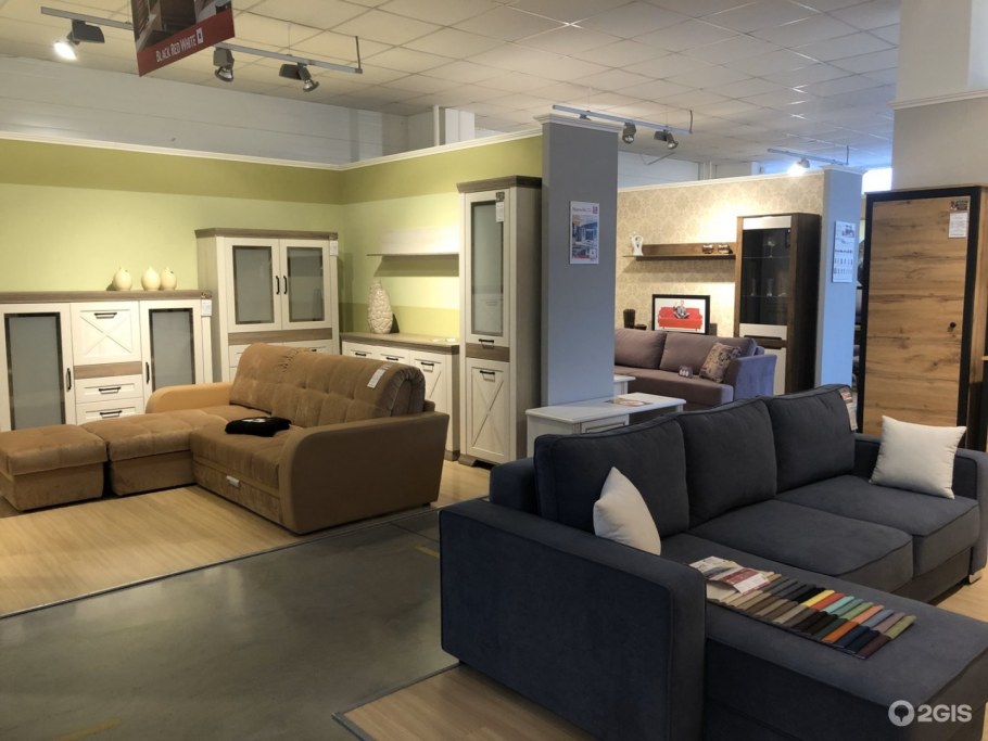 Декор мебельного салона