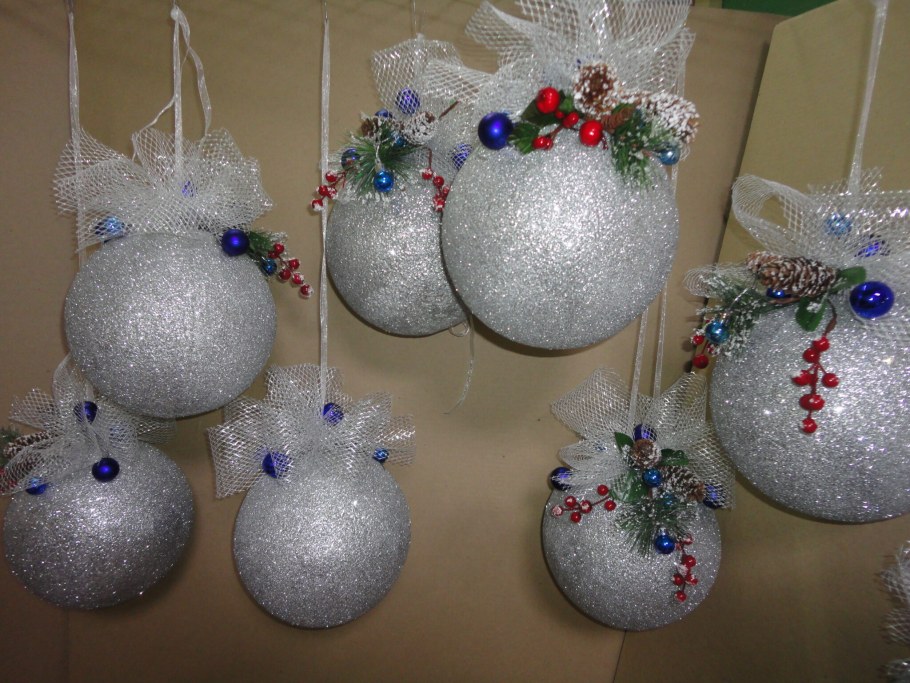 Рождественский декор на машину