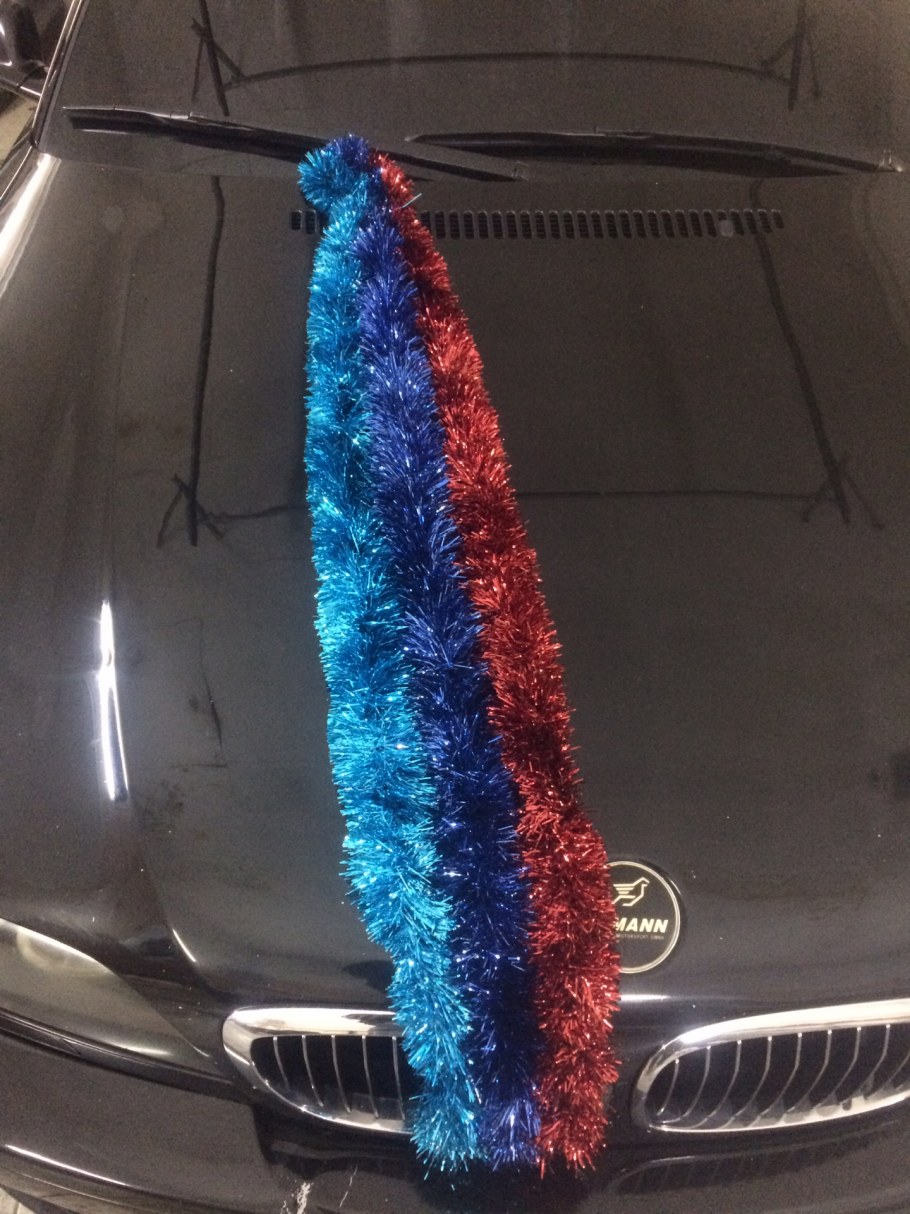 Грузовая машина из конфет