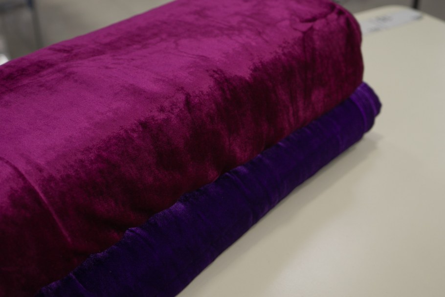 Глубокий фиолетовый