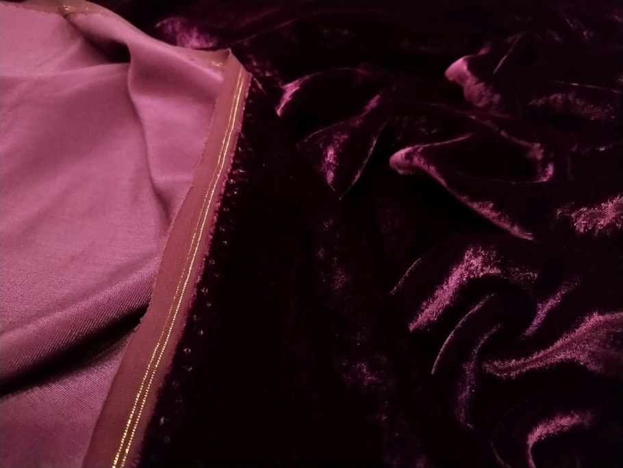 Ткань бархат фиолетовый