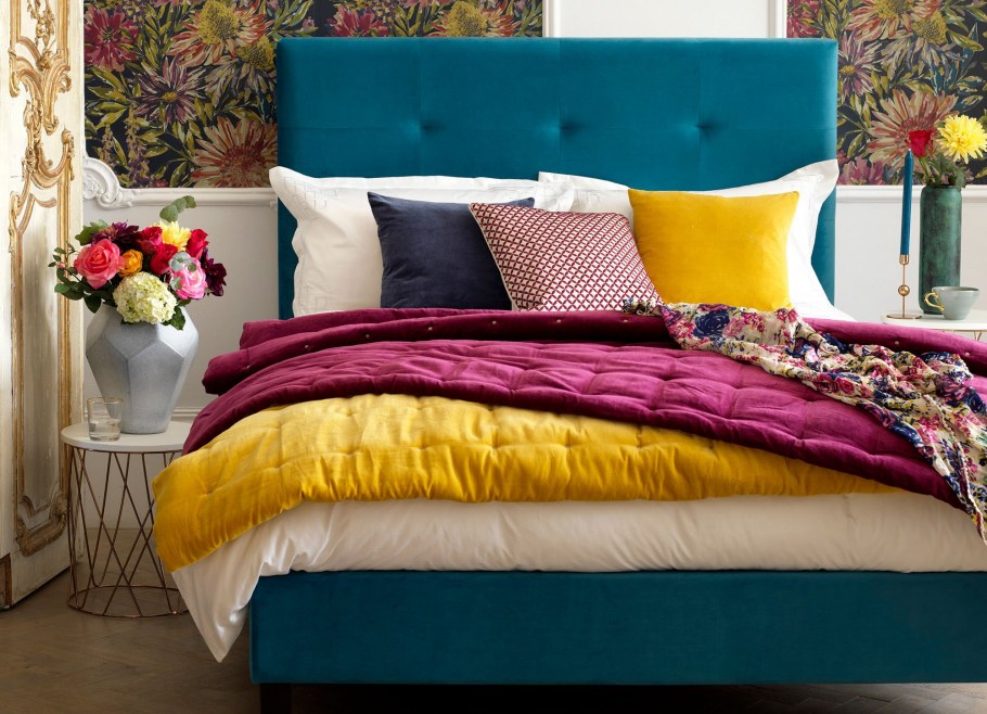 Яркий интерьер спальни