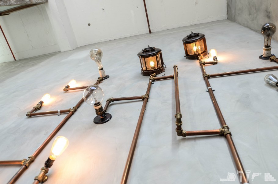 Наружная проводка в ванной комнате