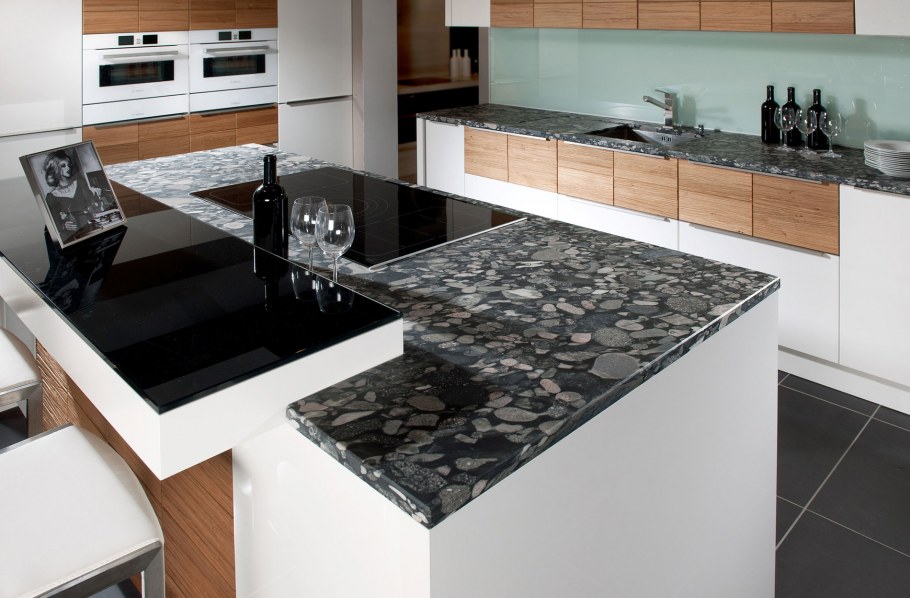 Столешница для кухни черный гранит