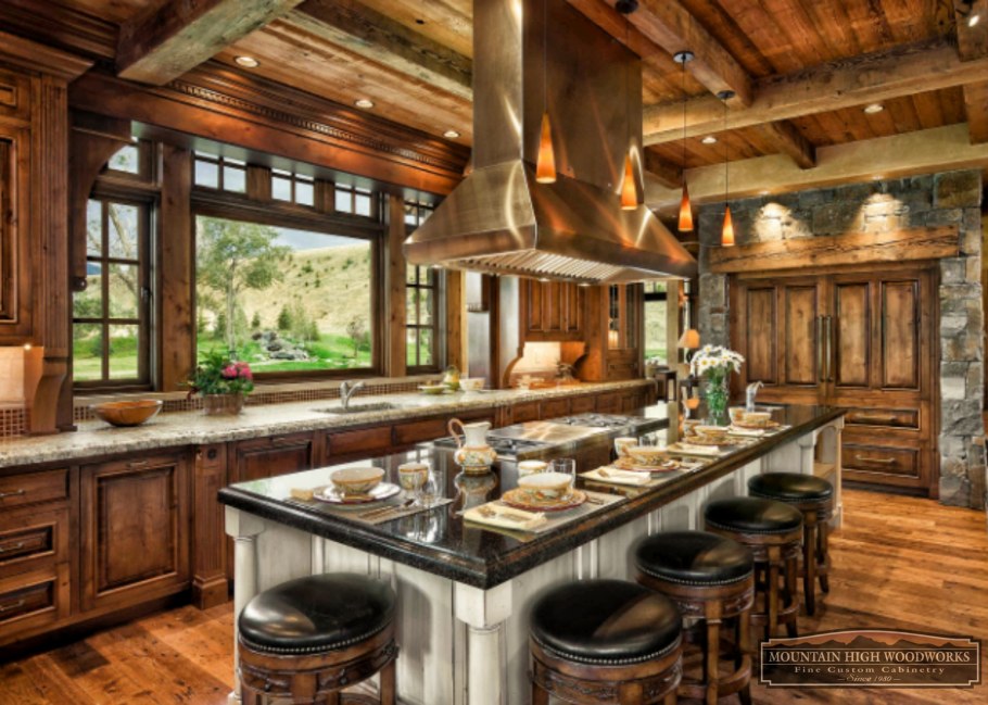 Кухня в деревянных особняках