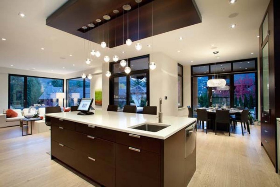 Красивый дом внутри кухня