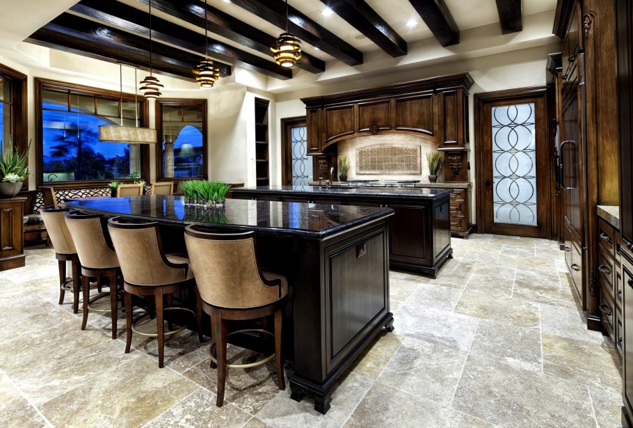 Элитная кухня в особняке