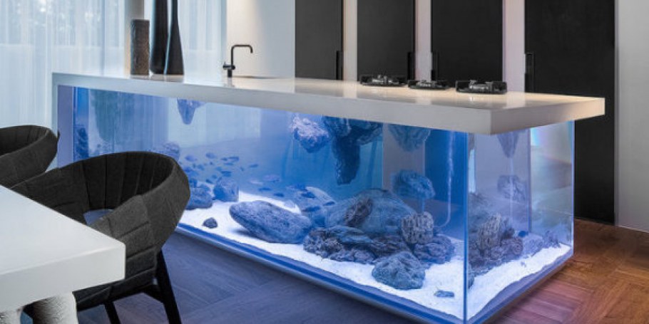 Гостиная с аквариумом