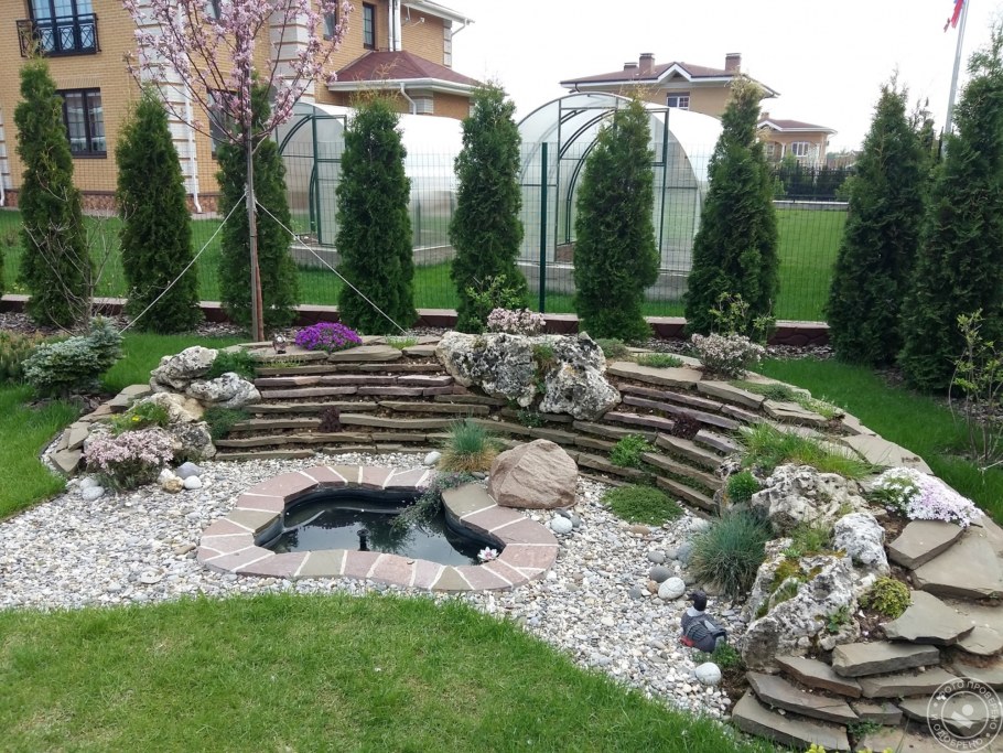 Альпийская горка с плитняком