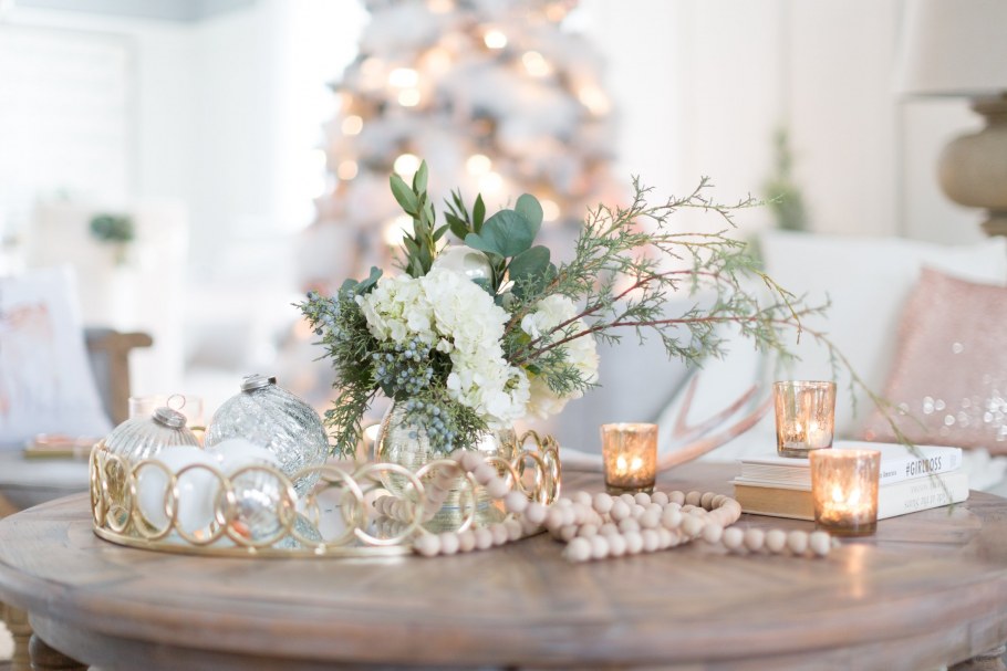 Новогодний интерьер в белом цвете