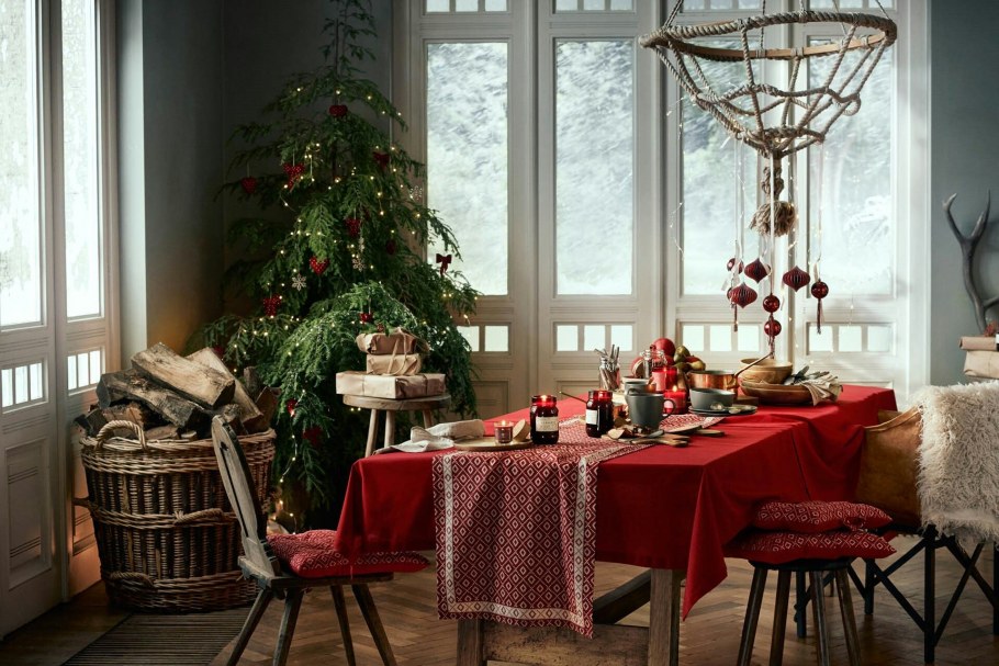 Новогодняя елка в интерьере