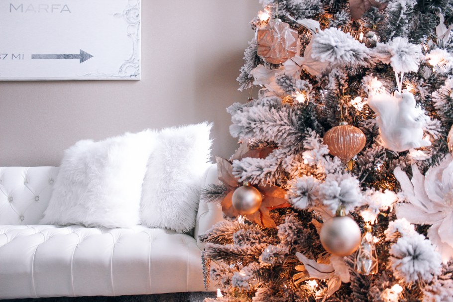 Персиковая елка