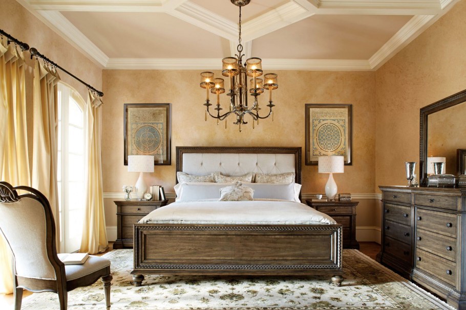 Спальня в классическом стиле коричневых тонов