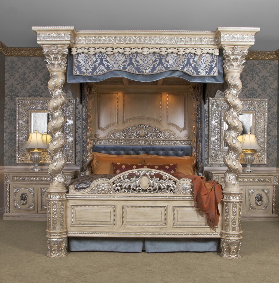 Кровать с балдахином размера King Size в стиле Ренессанс