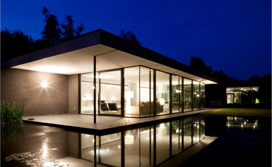 Дом с панорамными стеклами