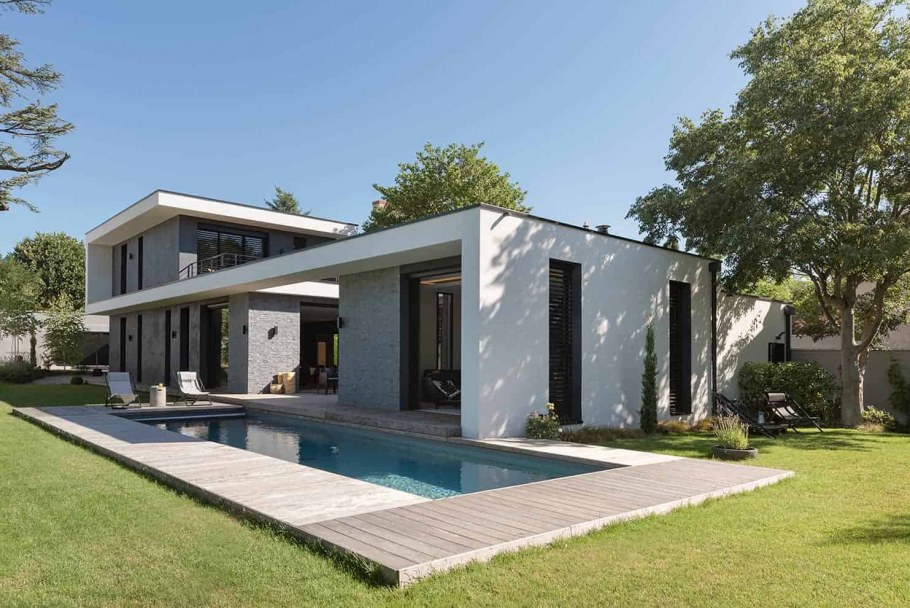 Монолитный частный дом без крыши