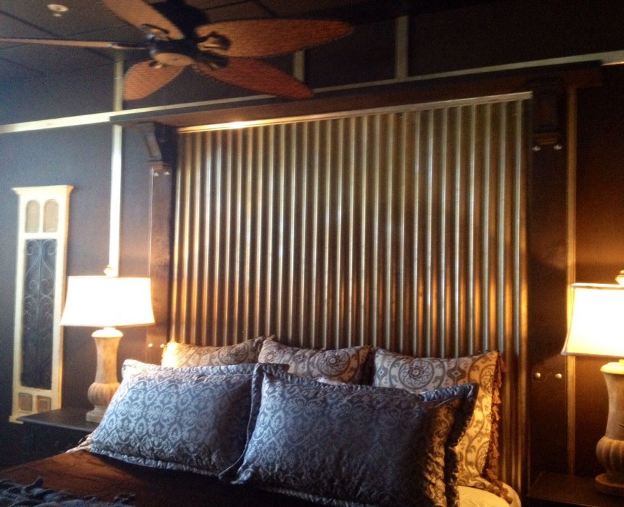 Изголовье из деревянных реек