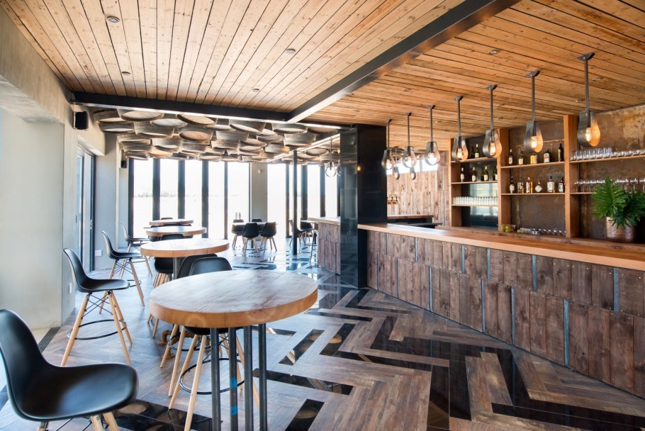 Интерьер современных баров