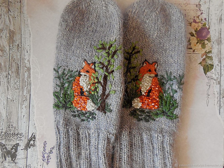 Варежки с лисятами