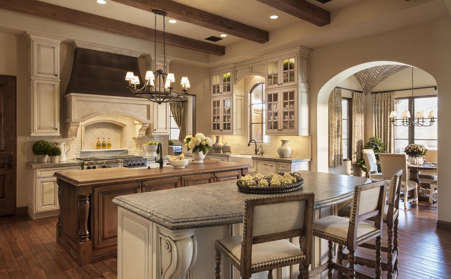 Красивые кухни столовые в загородном доме