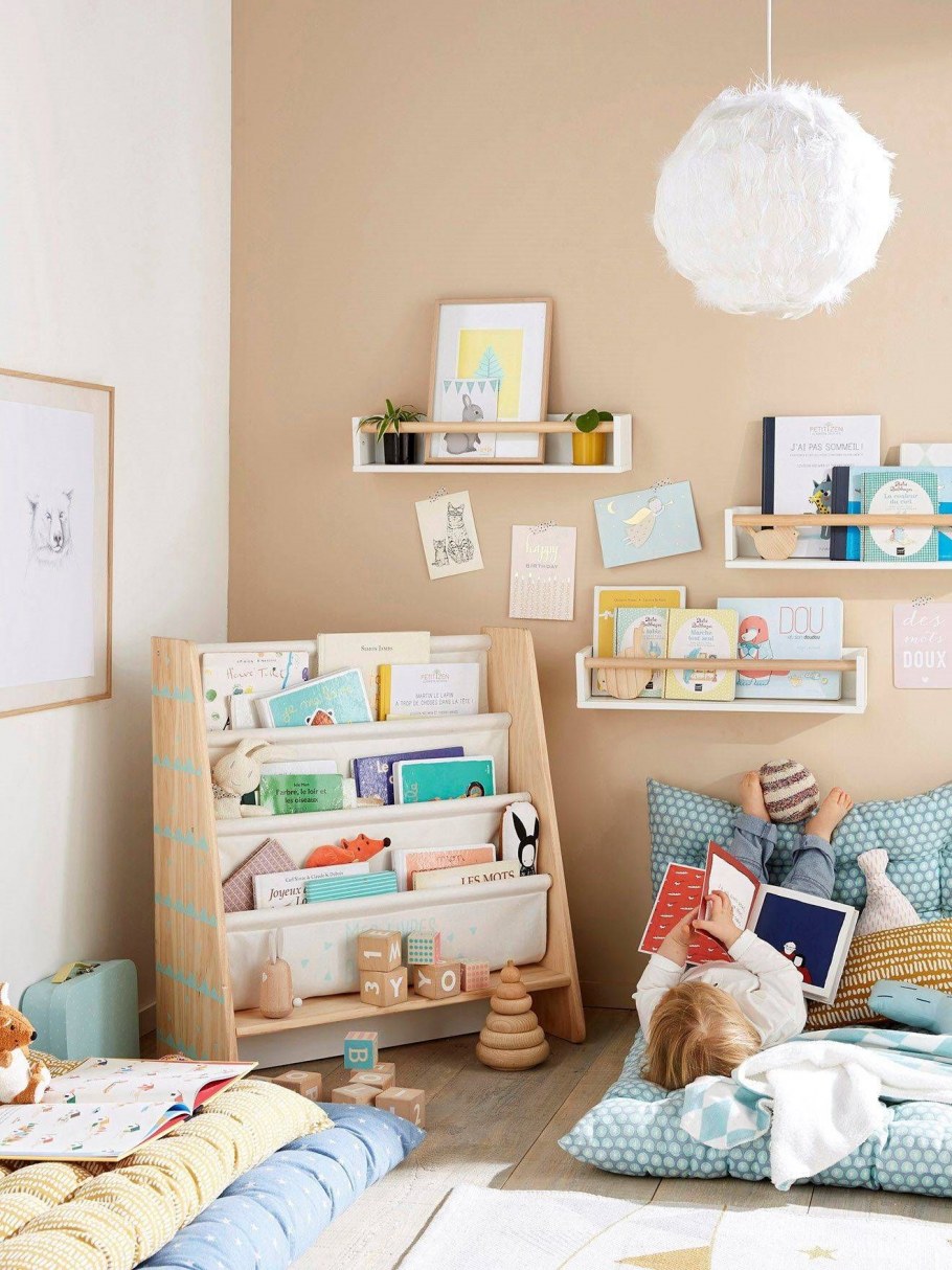 Полочки над детской кроваткой