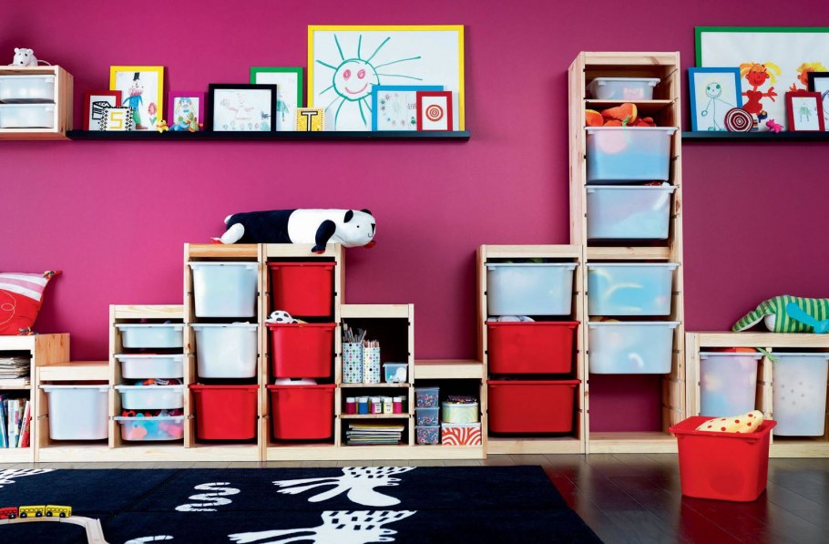 Организация в детской комнате стеллаж