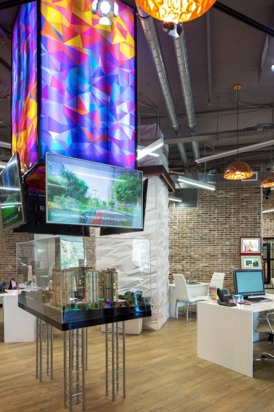 Клубный дом река